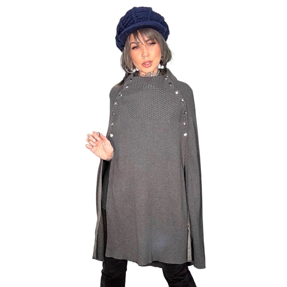 G.I.L.I. Poncho cape